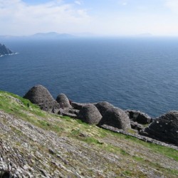 beehive huts on skellig michael